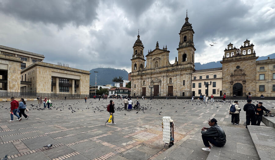 Carlito Belgian Bogotá | Local Experiences & Bogotá Travel Tips main Square Bogota plaza Simon
